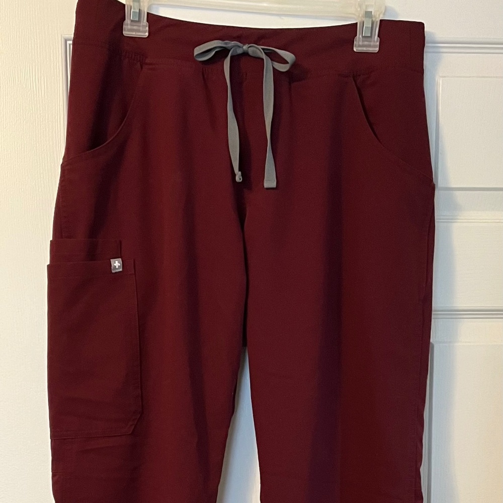 Figs Burgundy Kade Cargo Technical Collection Scrub Pants Size Medium